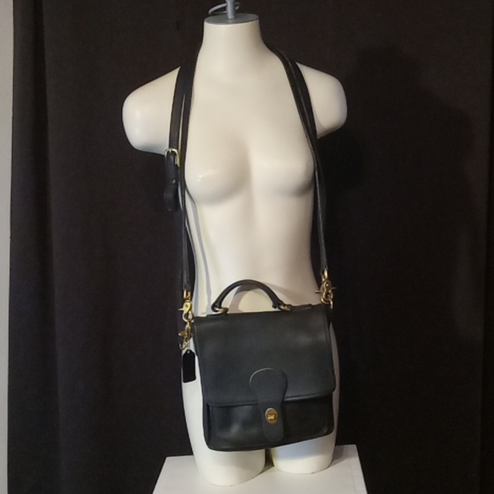 Authentic COACH HANDBAG